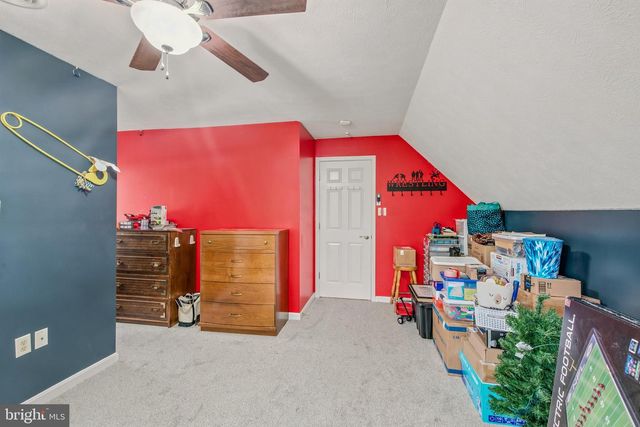 74 KEY ACRES DR, Berkeley Springs, WV 25411
