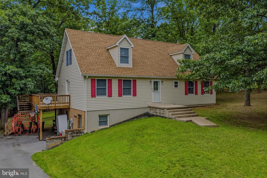 74 KEY ACRES DR, Berkeley Springs, WV 25411
