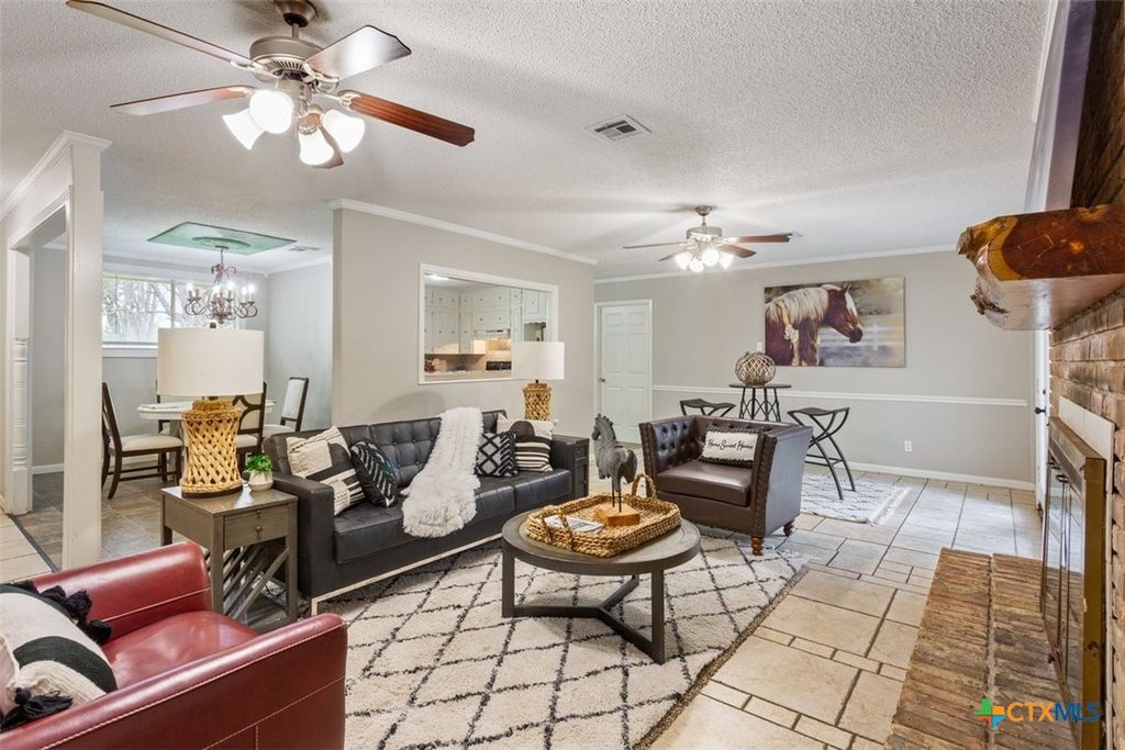 Image 11 of property listing at 4912 S Pea Ridge Road, Temple, TX 76502