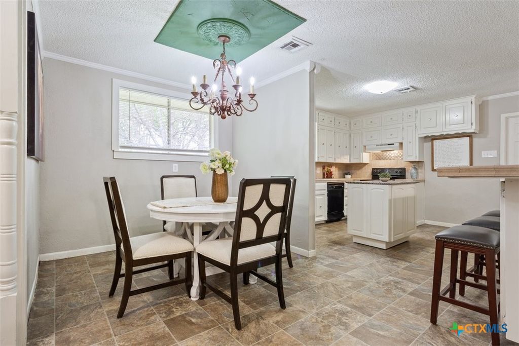 Image 15 of property listing at 4912 S Pea Ridge Road, Temple, TX 76502