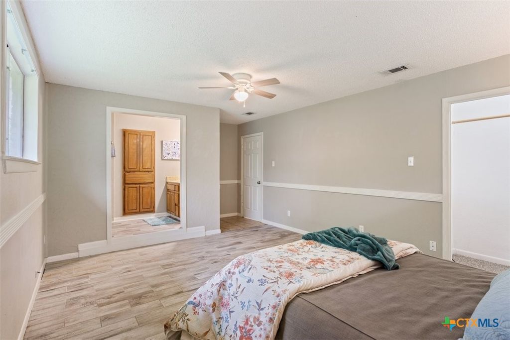 Image 18 of property listing at 4912 S Pea Ridge Road, Temple, TX 76502