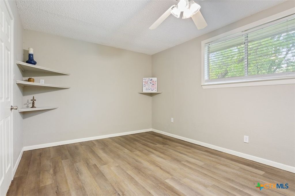 Image 22 of property listing at 4912 S Pea Ridge Road, Temple, TX 76502