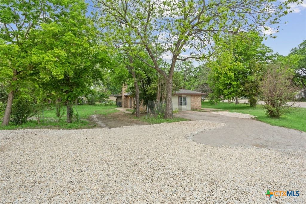 Image 28 of property listing at 4912 S Pea Ridge Road, Temple, TX 76502