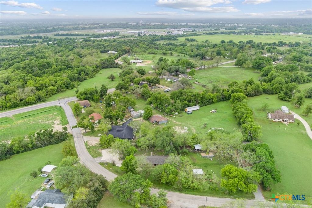 Image 32 of property listing at 4912 S Pea Ridge Road, Temple, TX 76502