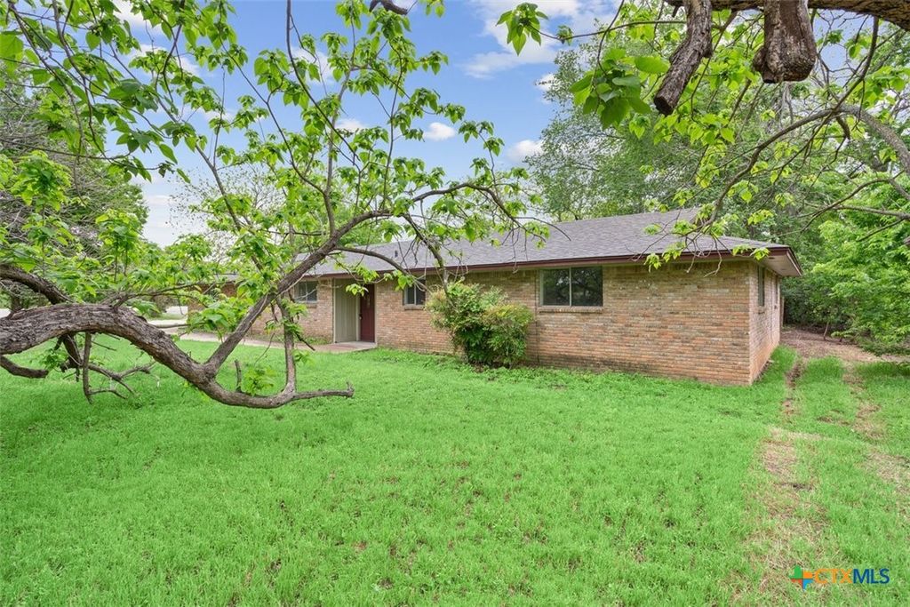 Image 4 of property listing at 4912 S Pea Ridge Road, Temple, TX 76502