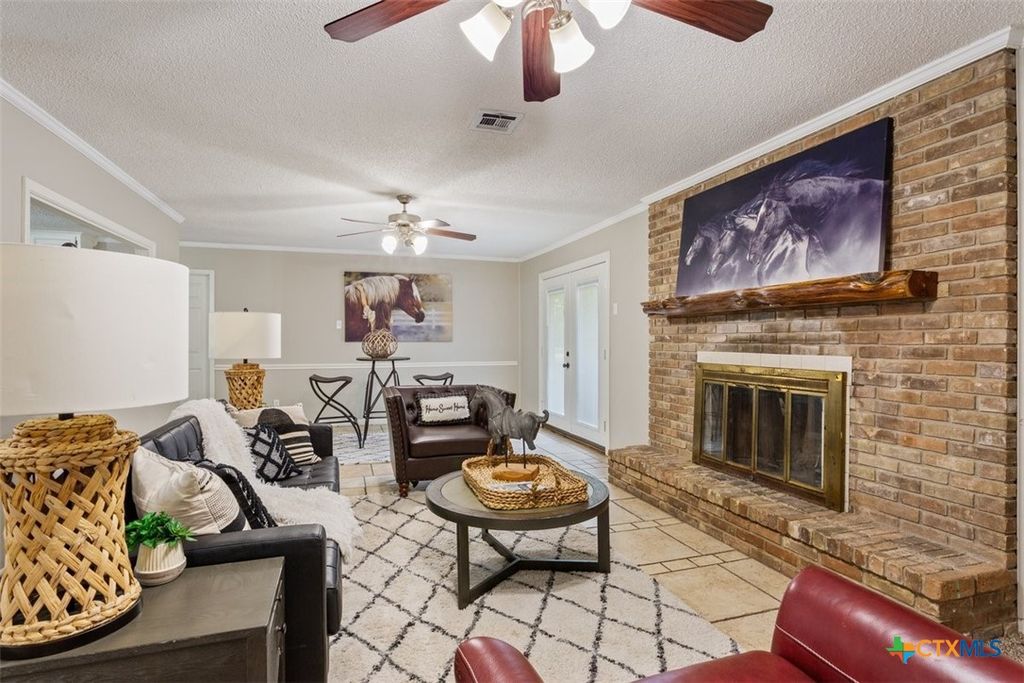 Image 8 of property listing at 4912 S Pea Ridge Road, Temple, TX 76502