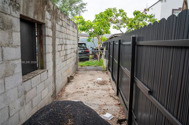 3401 NW 15th St, Miami, FL 33125