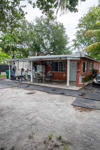 3401 NW 15th St, Miami, FL 33125