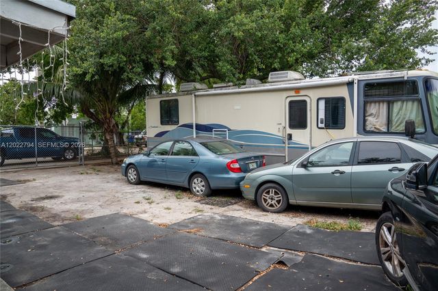 3401 NW 15th St, Miami, FL 33125