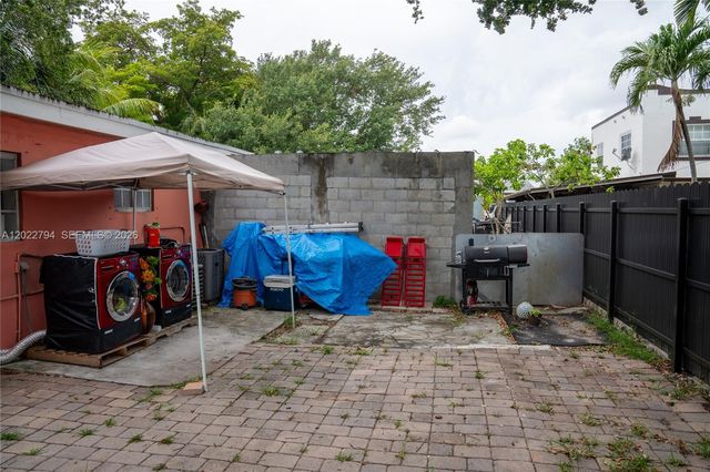 3401 NW 15th St, Miami, FL 33125