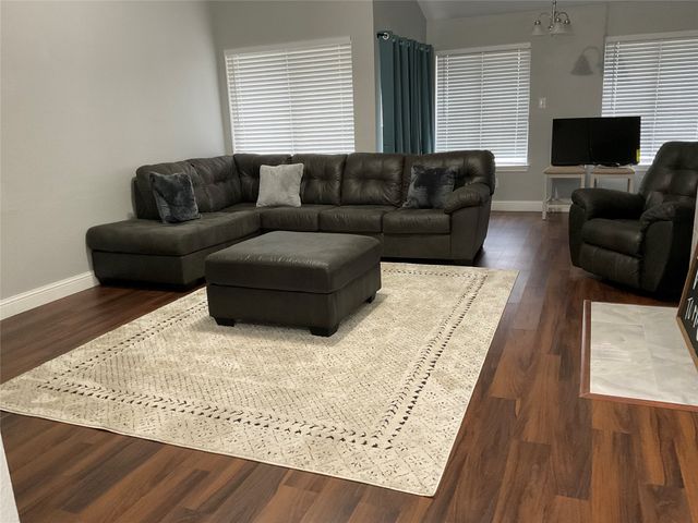 6003 Glenwood Drive, Arlington, TX 76017