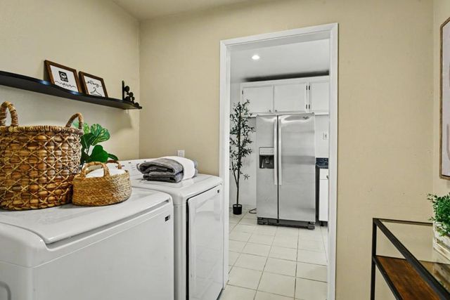 1041 Shell Boulevard 11, Foster City, CA 94404