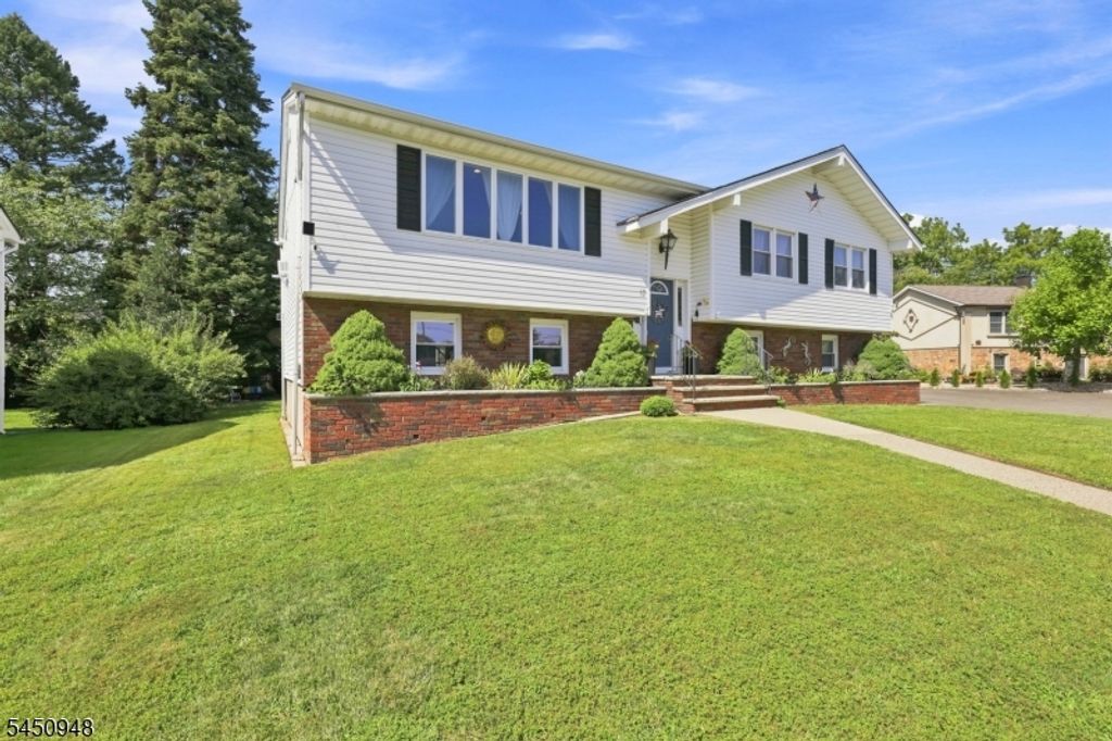 17 Dando Ct, Clifton City, NJ 07013 — photo 2