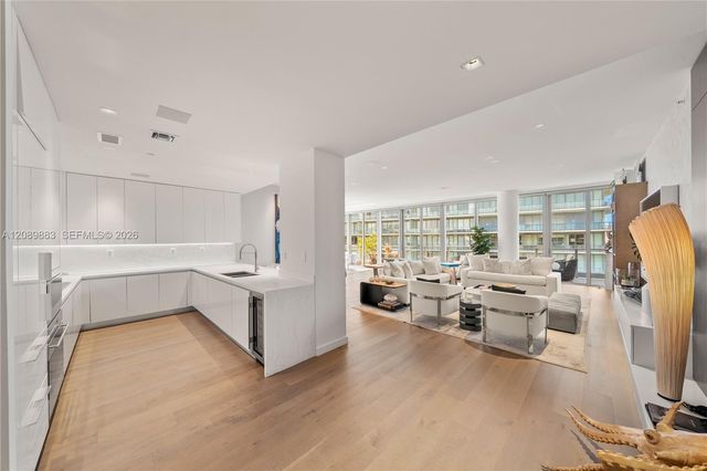 801 S Pointe Drive PH 2, Miami Beach, FL 33139