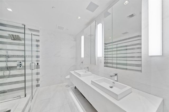 801 S Pointe Drive PH 2, Miami Beach, FL 33139