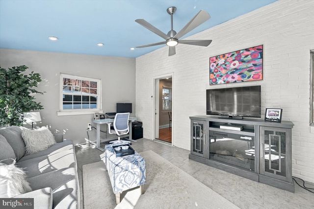 616 NAYLORS RUN RD, Havertown, PA 19083