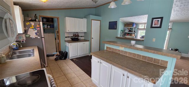 85 Vance Avenue, Black Mountain, NC 28711