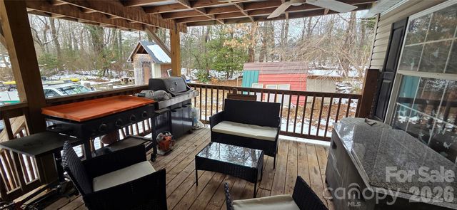 85 Vance Avenue, Black Mountain, NC 28711