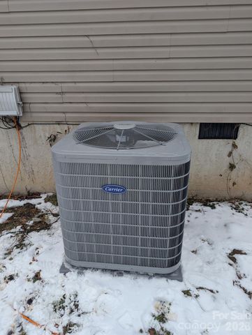 85 Vance Avenue, Black Mountain, NC 28711