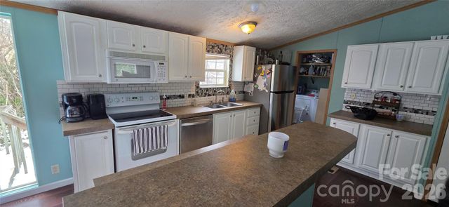 85 Vance Avenue, Black Mountain, NC 28711