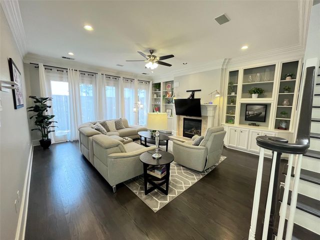 27 Lana Lane A, Houston, TX 77027