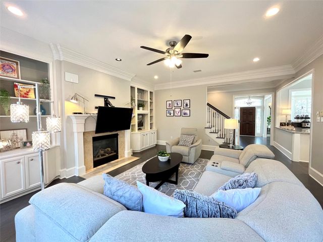 27 Lana Lane A, Houston, TX 77027