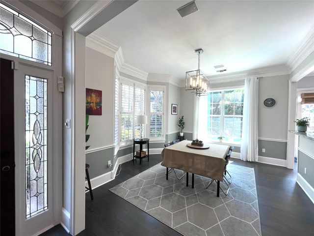 27 Lana Lane A, Houston, TX 77027