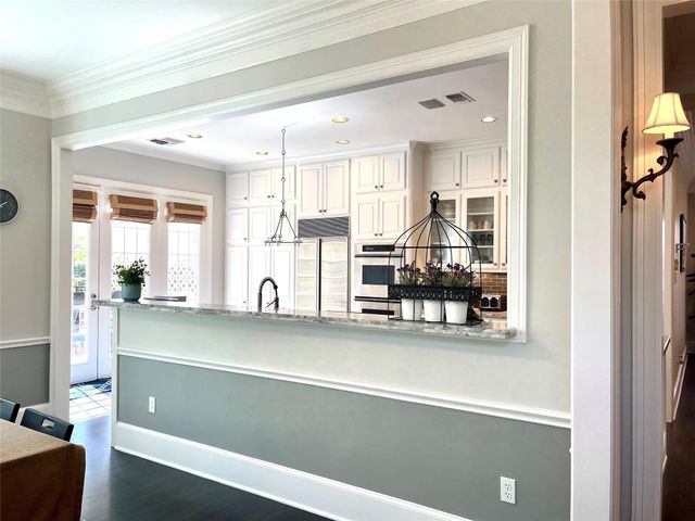 27 Lana Lane A, Houston, TX 77027
