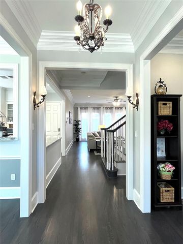 27 Lana Lane A, Houston, TX 77027