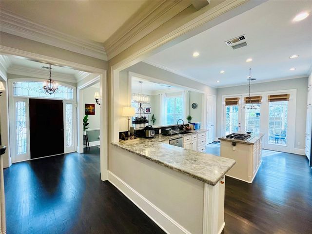 27 Lana Lane A, Houston, TX 77027