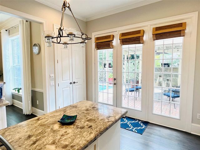 27 Lana Lane A, Houston, TX 77027