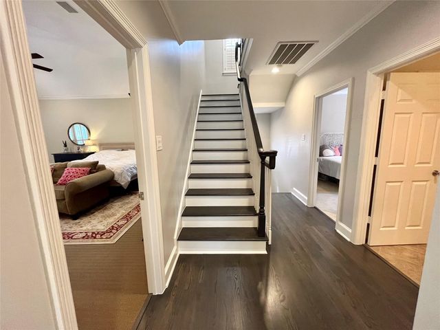 27 Lana Lane A, Houston, TX 77027