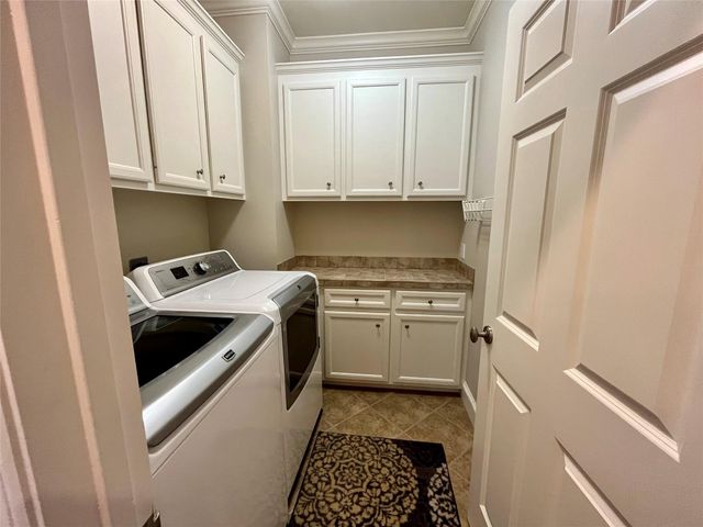 27 Lana Lane A, Houston, TX 77027