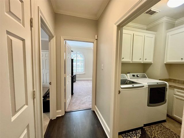27 Lana Lane A, Houston, TX 77027