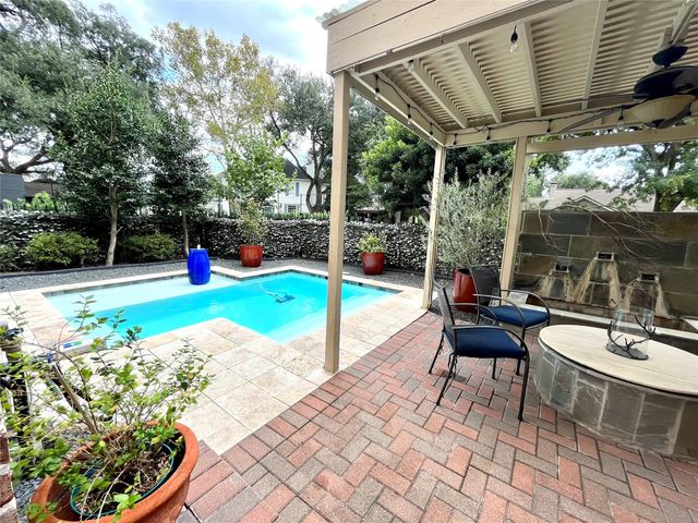 27 Lana Lane A, Houston, TX 77027