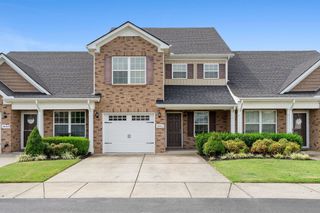 3442 Risen Star Dr, Murfreesboro, TN 37128