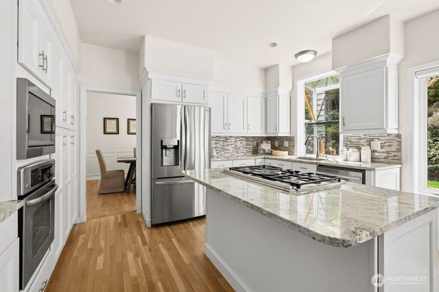 6063 156th Place SE, Bellevue, WA 98006