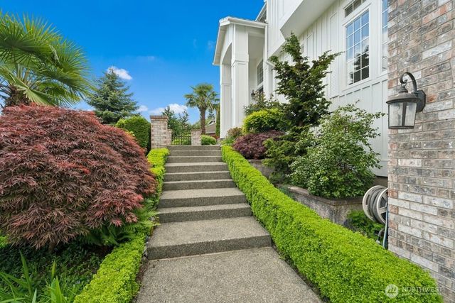 6063 156th Place SE, Bellevue, WA 98006
