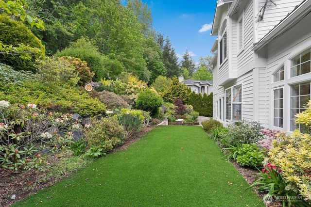 6063 156th Place SE, Bellevue, WA 98006