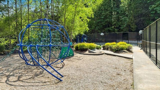 6063 156th Place SE, Bellevue, WA 98006