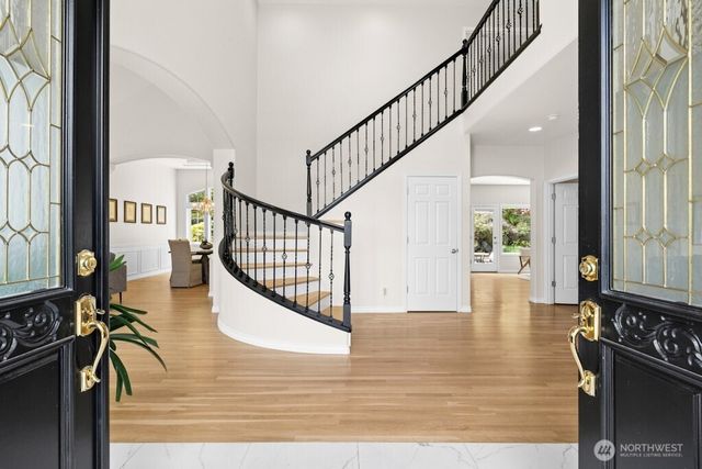 6063 156th Place SE, Bellevue, WA 98006