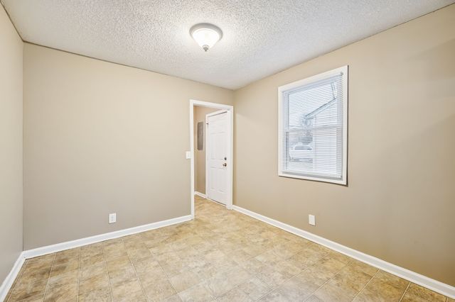 236 Tobacco Rd, Clarksville, TN 37042