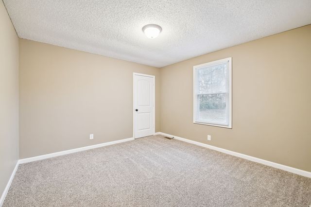 236 Tobacco Rd, Clarksville, TN 37042