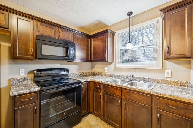 236 Tobacco Rd, Clarksville, TN 37042