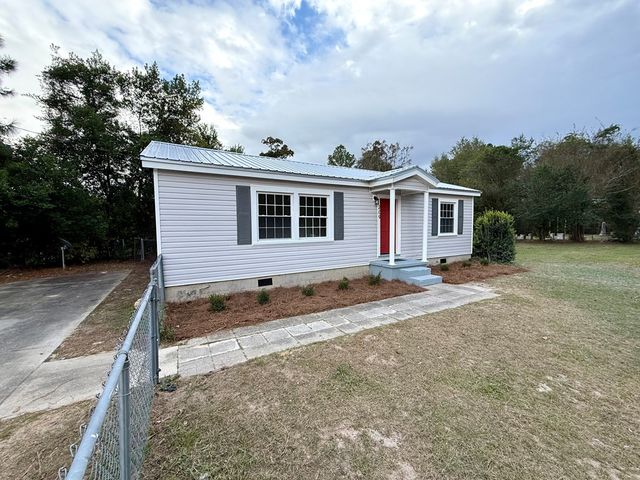 209 Leatherwood Ct, Ozark, AL 36360