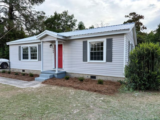 209 Leatherwood Ct, Ozark, AL 36360