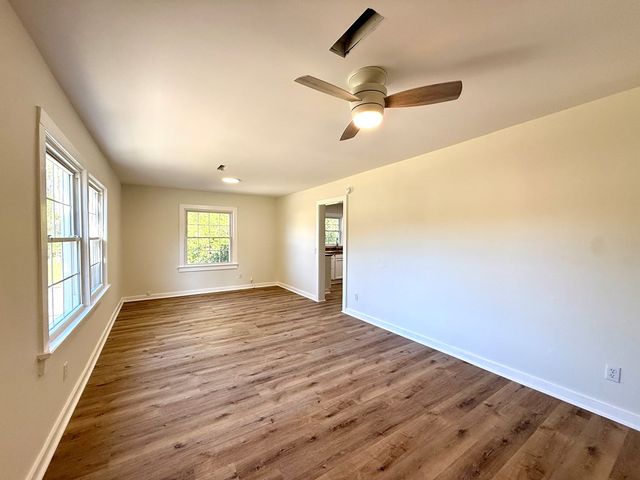 209 Leatherwood Ct, Ozark, AL 36360