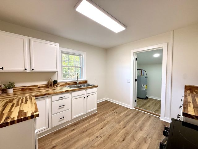 209 Leatherwood Ct, Ozark, AL 36360