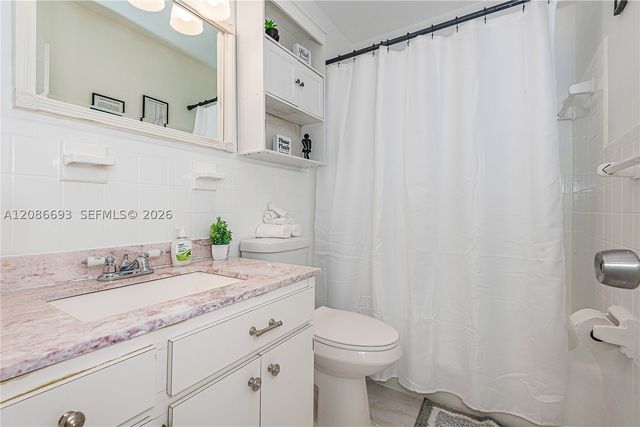 815 NE 6th St 0, Hallandale Beach, FL 33009