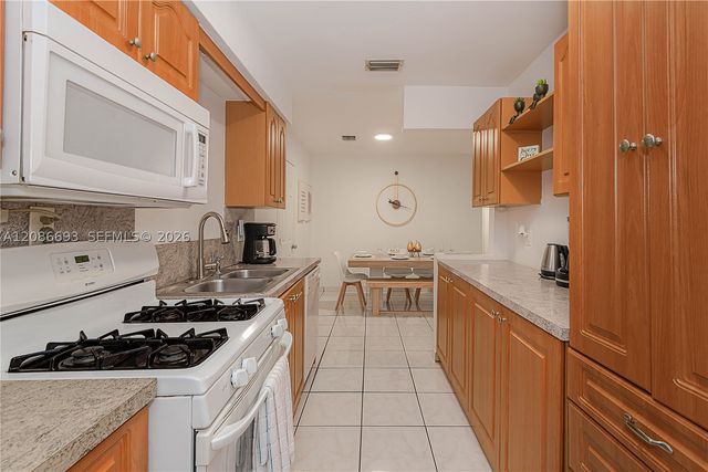 815 NE 6th St 0, Hallandale Beach, FL 33009